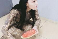 吃瓜裙分享,揭秘娱乐圈幕后故事，带你走进明星们的真实生活